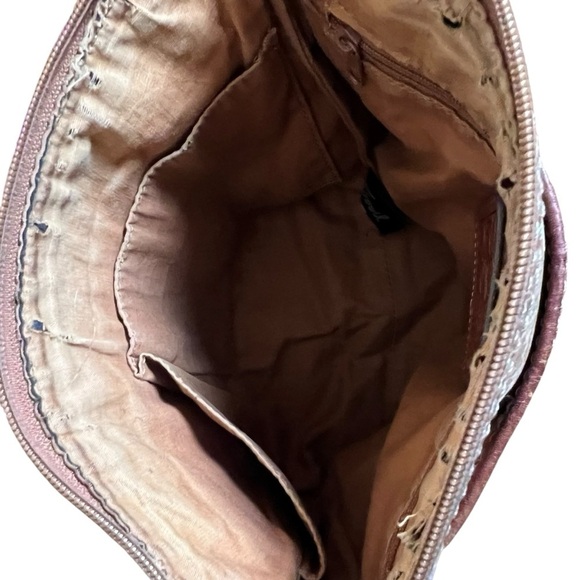 VTG FOSSIL Genuine Leather Brown Crossbody Bag Tan Satchel Zip-Top Key Charm Y2K - Picture 8 of 14